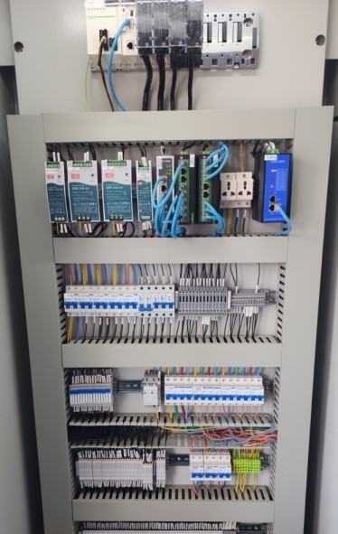 站控系統(tǒng)PLC機柜.jpg